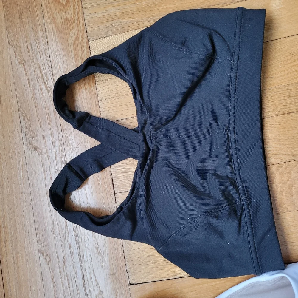Lululemon 5 Piece Bundle Align Jogger, Bras, Swiftly Tech Tee, Fast & Free Crop - Picture 7 of 16